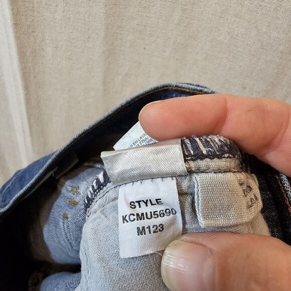 DKNY Soho Capri Jeans Large Cuff Women Size 10 Medium Wash Back Tab Pockets - Picture 14 of 15